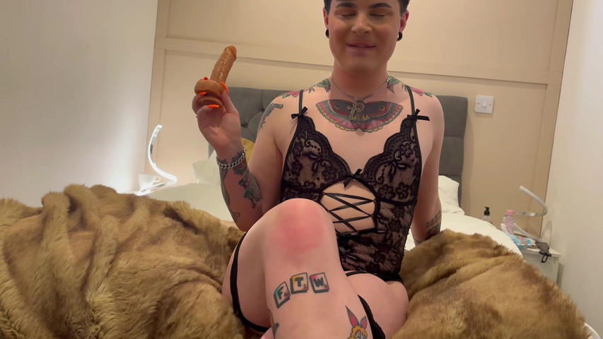 Let Me Be Your First Femboy (Mothplayboy)