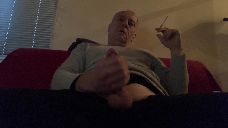 Alex Igogo: 吸烟和自慰