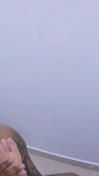 MILF의 발이 나를 흥분하게 만든다