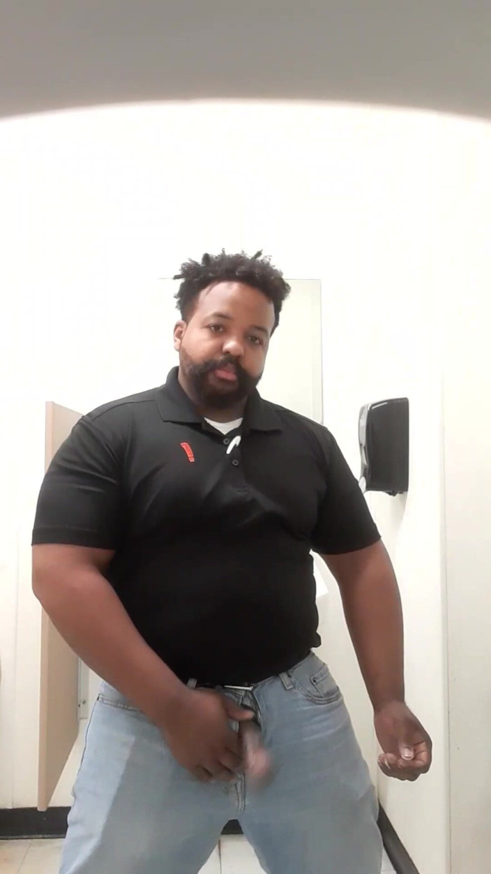 Eddie Venezuela: Thick Stepdaddy Risky Public Masturbation and Cum