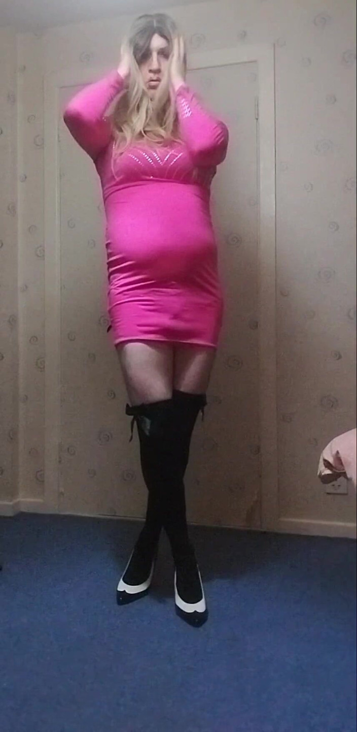 Cindy Belfast: 金发女郎娘娘腔为鸡巴堵嘴