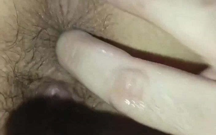 Indiancouple659: शीला अपने दोनों छेदों में खुद को ऊँगली कर रही है ...