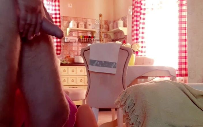 Crazyfamily 1970: Mi scopo la mia matrigna e guardo il porno