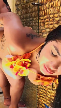 We Shared a Shower with a Beautiful Influencer on the Beaches of San Andres Colombia, Amateur Porn Without a Condom