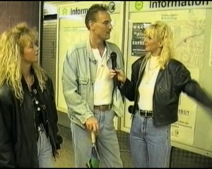 Deutsche Damen: Klasická blonďatá německá děvka ošukaná nadrženým párem