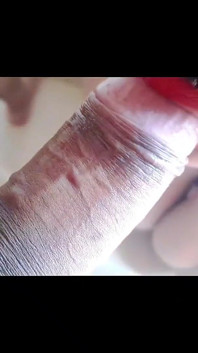 Cewek nakal ini nyepong kontol raksasa pria kulit hitam sampai nyepong kontol raksasa pria kulit hitam