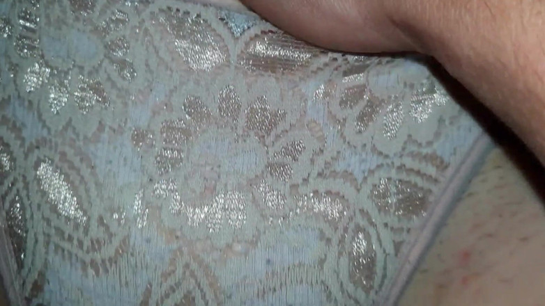 Casal Amador: Donna sposata e sexy non si toglie le mutandine per...