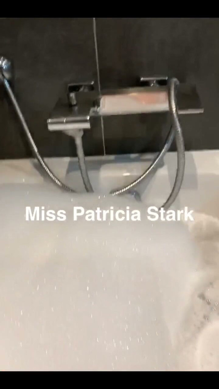 Dominatrix Miss Patricia Stark: ฉันชอบหยอกล้อคุณและเห็นตาตื่นเต้นของคุณดู