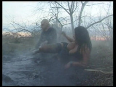 Horny Two really wet MILFs: 야외에서 따먹히는 통통한 소녀