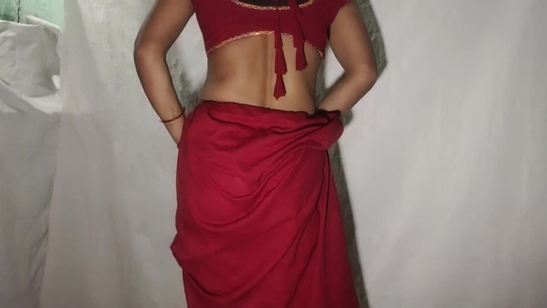 Hot Nisha bhabhi: Bhabhi jebanie w Domu Chłopaka.