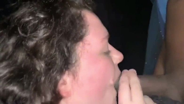 Real homemade BBW BBC porn: Blowjob awek montel MudaEnglish Nata4sex di luar menjolok pukulan pantat...