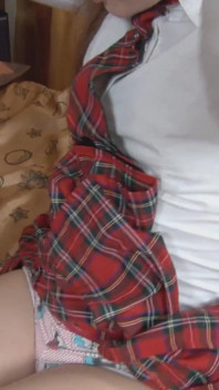 Aurelia Retro Star, knubbig cosplay skolflicka, sked anal, ansikte ner anal, sperma i munnen