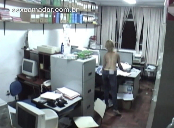 Amateurs videos: Horny employees having sex in the office after hours