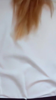 Hayley-marie ile giyiniyor