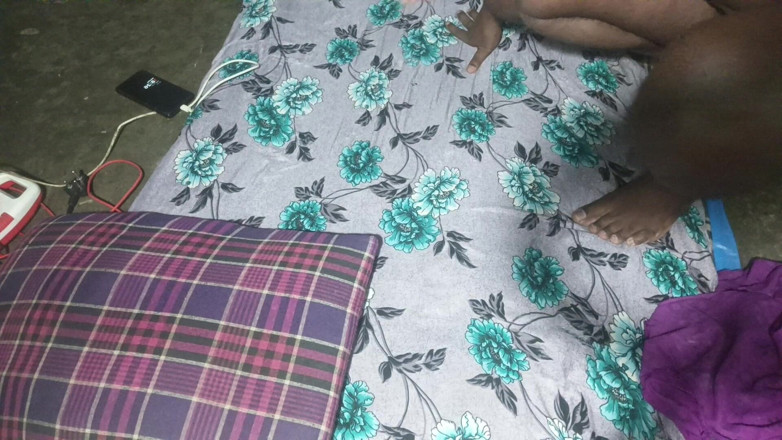Hharr9898: Ma voisine tatie me baise le pénis