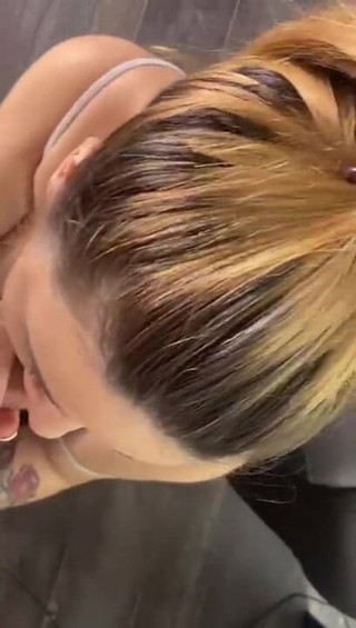 SassyTiff: 吮吸并吞下所有精液