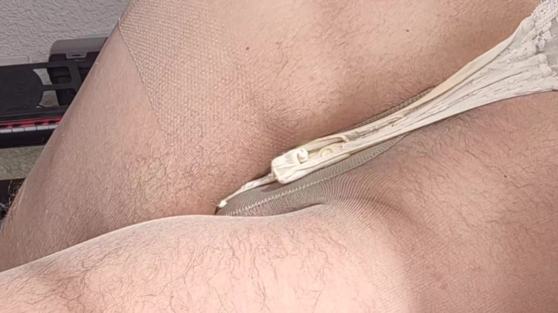 SavageHeater59: Pantat kecilku yang lucu dengan bodysuit rendanya