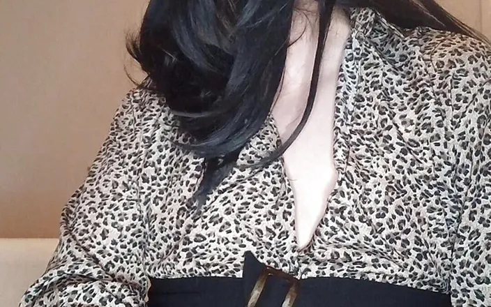 MamaZSekretem: Naughty Transmom Helps with Foot Fetish
