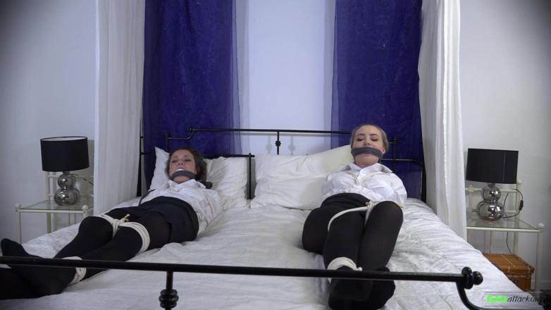 Gag Attack: Aubrey i Julia - kelnerki ukarane