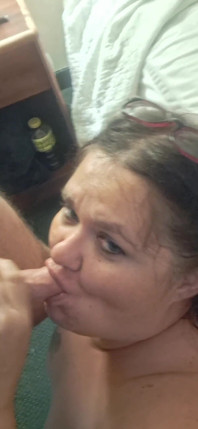 Suce cette bite coquine