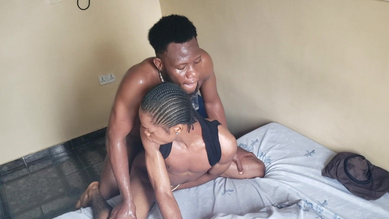 Baddestboyx: Kreeg neukpartij door deze Nigeriaanse zwarte man