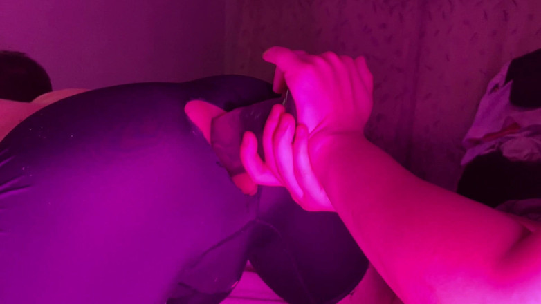 Filanta: Dildo besar mengongkek pantat lelaki