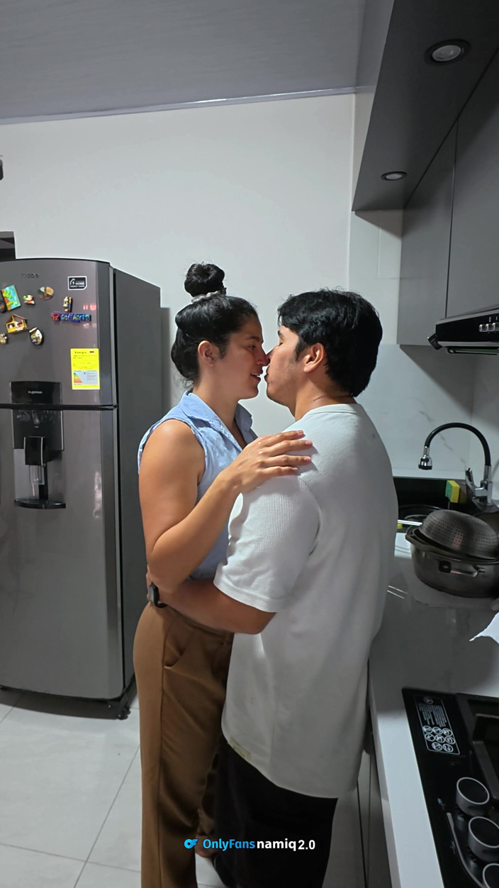 Dakotasex: Nos Descubren a Mi Hermanastra Y a Mi Follando En...
