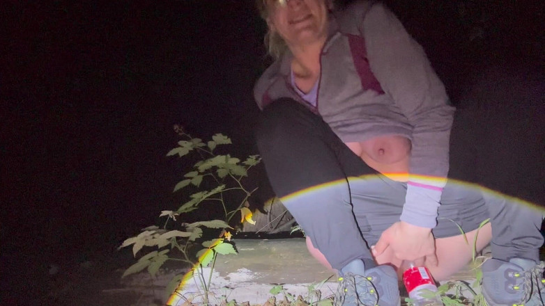 Putarankahotmilf: 森の中で肉の光でオナニー