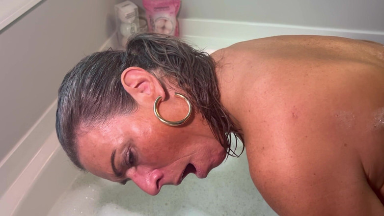 AthenaWest25: Tiempo de bañera la masturbación
