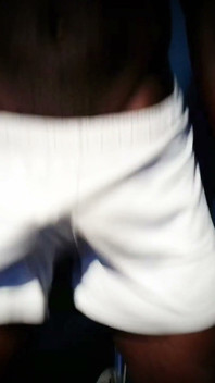 Ja, W Mojej Jockstrap Pokazując Moją Grubą Wypukłą, a Następnie Komandos W Moich Białych Szortach.