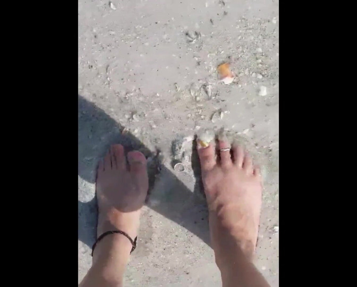 Princess Lextacy: Mendengar langkah kaki saya di pantai
