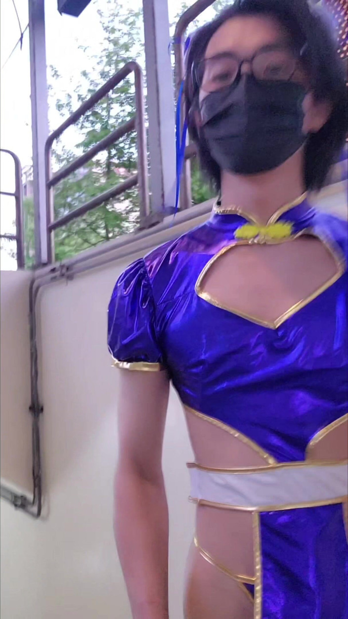 NotAFuta: Chun-Li jest ekshibicjonistką na parkingu