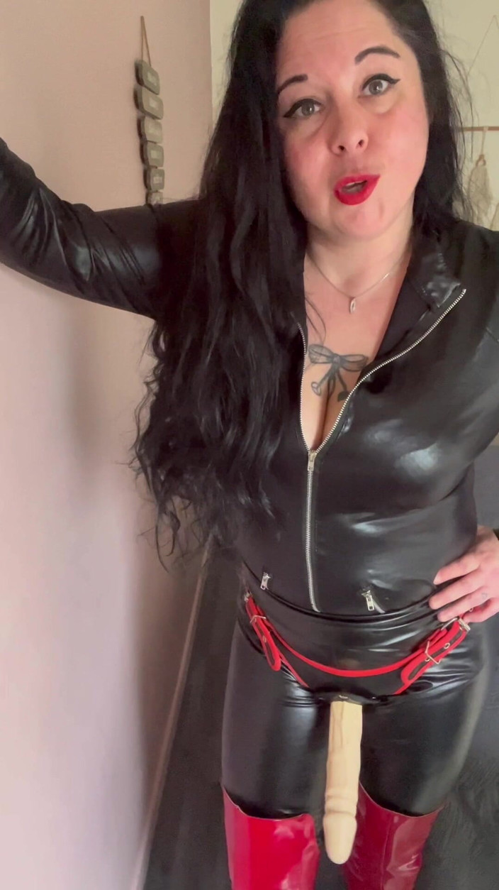 Maitresse Clara: मेरे आदेश के तहत 8 घंटे ...