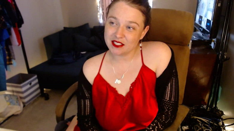 Mistress Michella Marijuana: サテンと綿のパンティーでセクシーな話