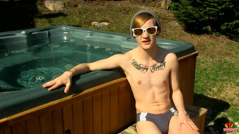 Phoenixxx: Menikmati Matahari dengan Skyler