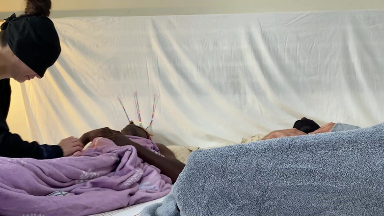 Girlnona: Cette Femme a Essayé De Rester Fidèle, Mais N’a Pas...