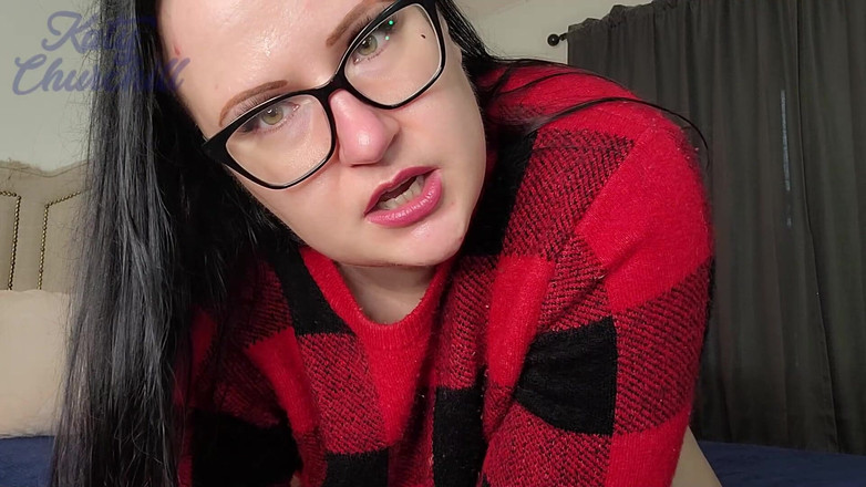 Katy Churchill: Pull rouge flou, taquinage et coaching masturbatoire