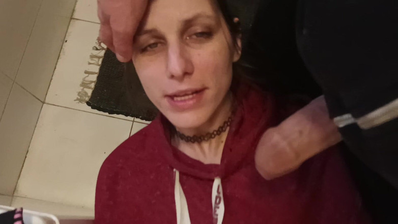 vuana: Joc cu pizdă în toaletă cu pula în jurul meu