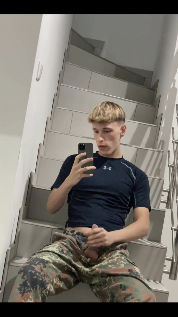 Jaay Jakob: See How I Stretch