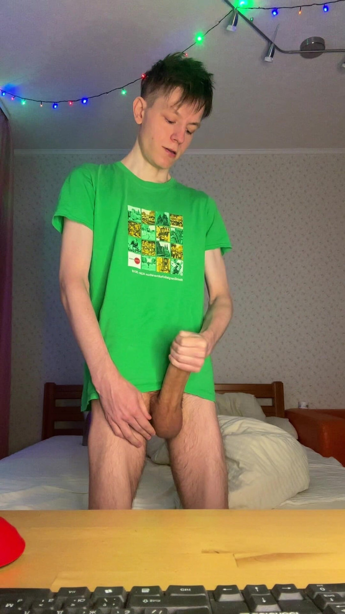 Morflot24: Ngentot ganas di ranjang sampai banjir sperma di malam hari