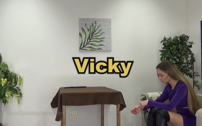 Spanking Server: Vicky Paddling 2304