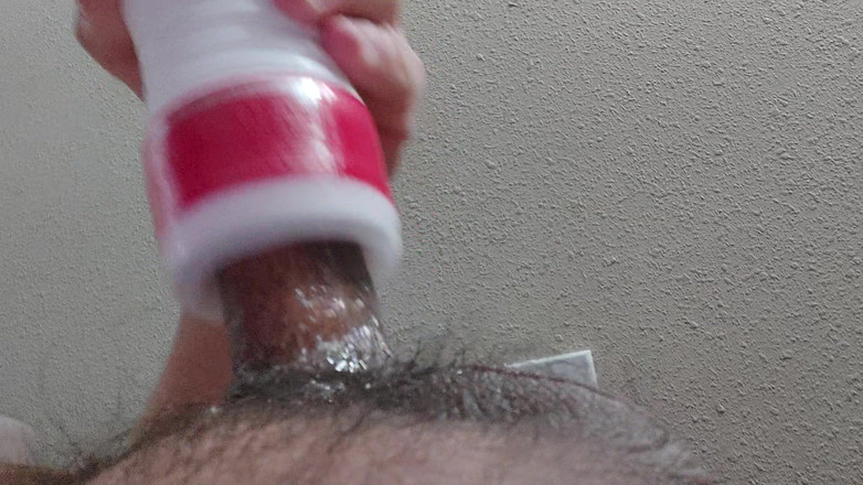 MrABDR: 用tenga杯抚摸