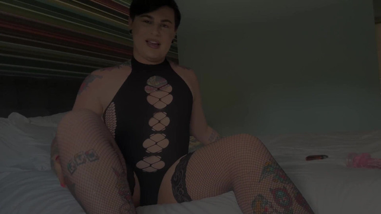 mothplayboy: Femboy quer ser fodida em um quarto de hotel