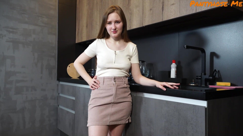 Pantyhose me porn videos: Roztomilá teenagerka Alexis v punčochách bez rozkroku se sexuální hračkou