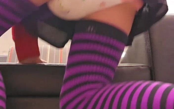 Kinkytwinkpamps: Femboy在购物中心湿了