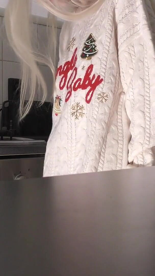 No panties TV: Hot Petite Sexy Girl in the Kitchen Masturbates on Christmas...