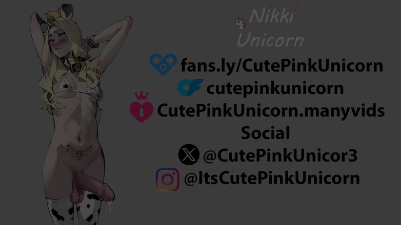 CutePinkUnicorn: Exhibicionistická trans holka chodí nahá na pláži a masturbuje její...