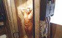 Lisa Love: PepNtom-Shower