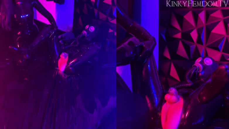 KinkyFemdomTV: 라텍스 방독면 더블 애널 피스팅