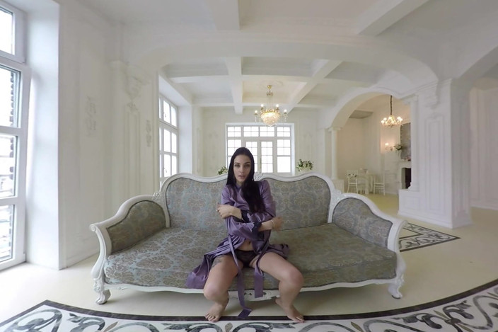 StasyQVR: Брюнетка з великими цицьками дражнить